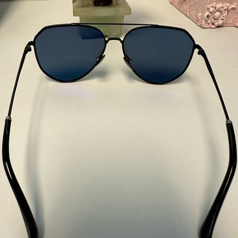 Stylish Diff Black Aviator Sunglasses - image 7
